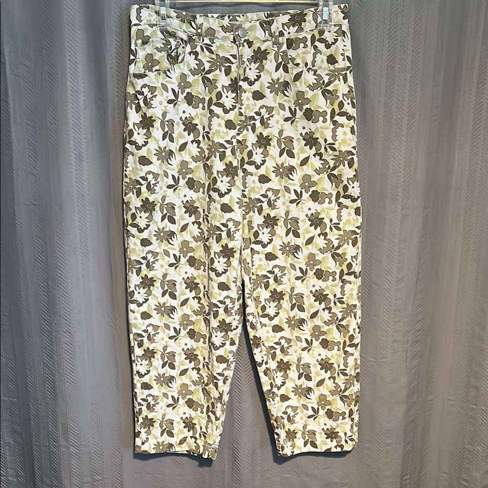 Crossroads Floral Capri